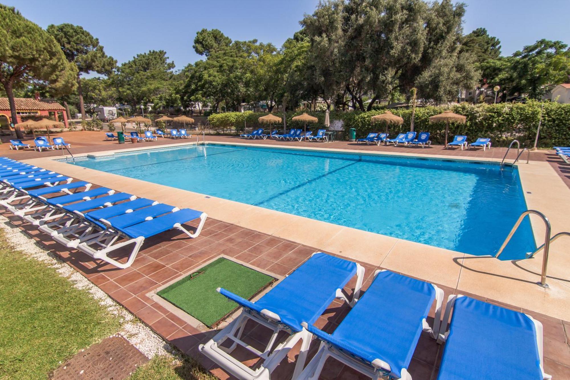 Complejo Turistico & Camping Cabopino Marbella Luaran gambar